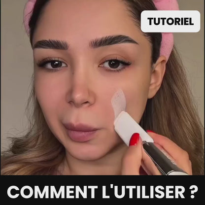 Fond de teint auto adaptatif 2-en-1